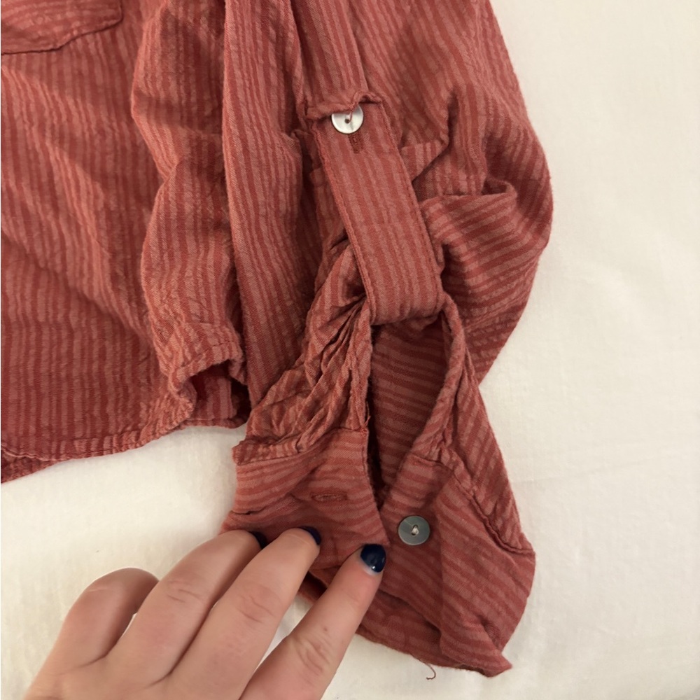 Love Notes Collared Button Down Top - Picture 4 of 9
